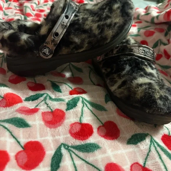 Fuzzy Leopard Print Crocs